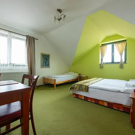 Penzion A Restauracia Lavender פופראד