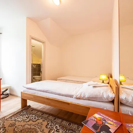 Penzion A Restauracia Lavender *