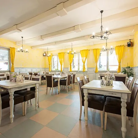 汽车旅馆 Penzion A Restauracia Lavender